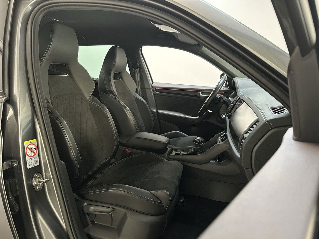 Skoda Kodiaq 1.5 TSI Sportline Business 7p. Camera Adaptive, Auto's, Skoda, 4 cilinders, 7 stoelen, Bedrijf, Kodiaq