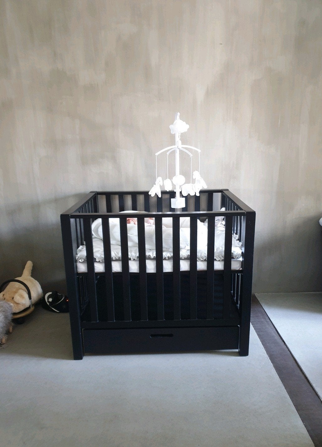 Zwarte box MET lade, van Babypark Europe Casper, Ophalen, Zo goed als nieuw, Rechthoekig, Wieltjes