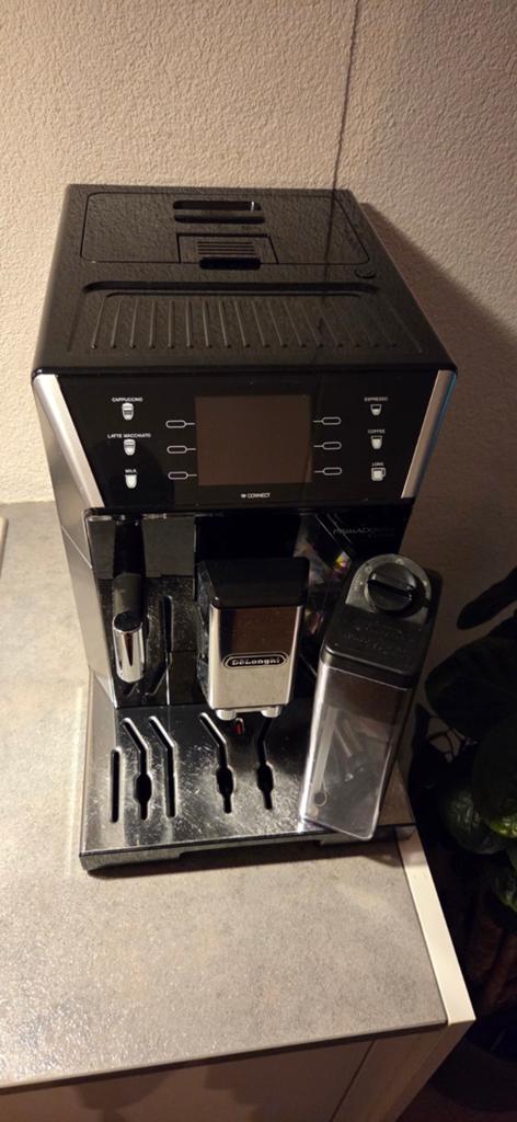 De'Longhi  Koffiebonenmachine, Witgoed en Apparatuur, Koffiezetapparaten, Ophalen, Gebruikt, 10 kopjes of meer, Koffiemachine