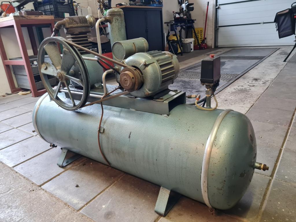 Te  koop Cremex compressor 220v  10adm., 100 liter of meer, Ophalen of Verzenden, Gebruikt