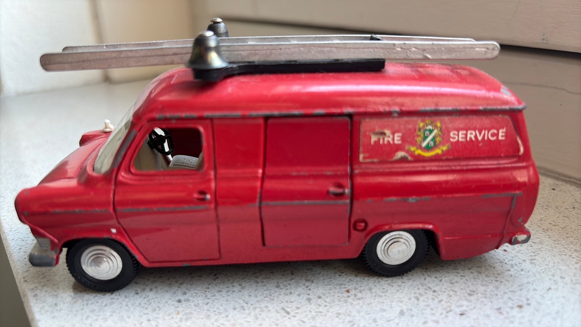 DINKY TOYS FORD TRANSIT FIRE SERVICE, Ophalen of Verzenden, Gebruikt, Auto, Dinky Toys