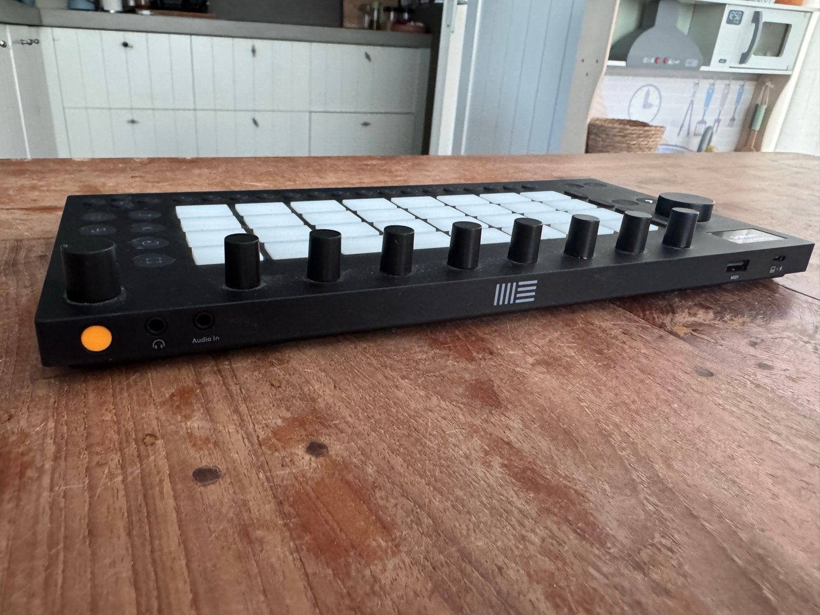 Ableton Move incl doos, Muziek en Instrumenten, Midi-apparatuur, Verzenden, Zo goed als nieuw