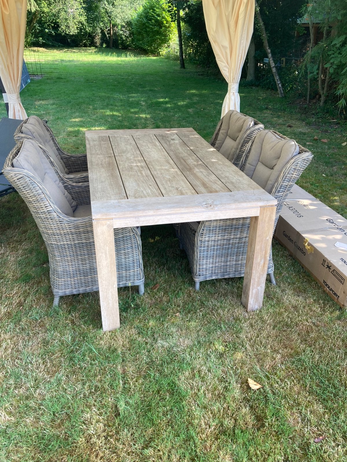 Complete tuinset met ligbed en bijzettafel zie omschrijving, Ophalen, Gebruikt, Teakhout, Bijzettafel