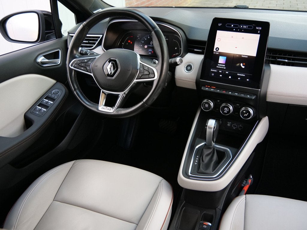 Renault Clio 1.3 TCe Initiale Paris 131 Pk Automaat Navi / D, Gebruikt, 4 cilinders, 1133 kg, 49 €/maand