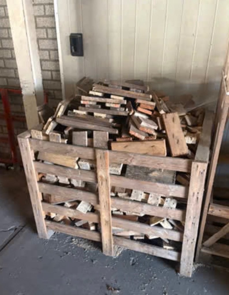 Brandhout van pallets en pallets, Tuin en Terras, Haardhout, 6 m³ of meer, Ophalen, Overige houtsoorten, Blokken