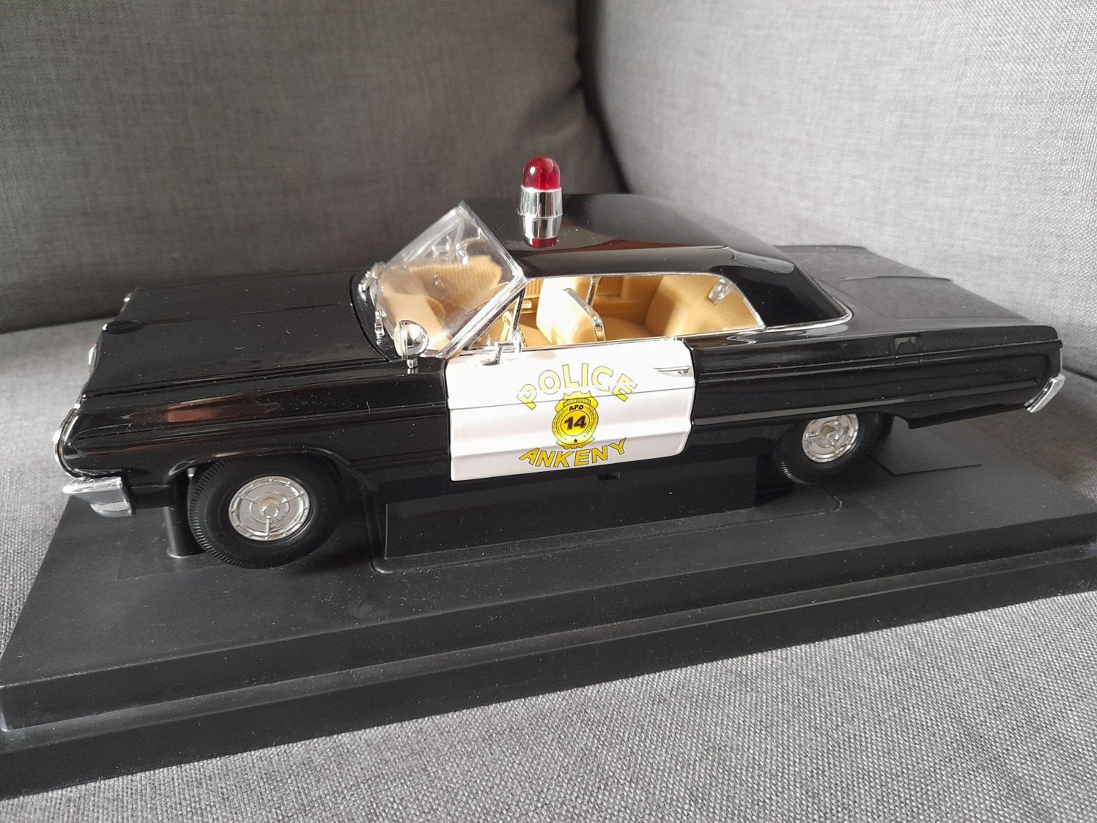 Chevy impala 1964 Ankeny ia police dept, Hobby en Vrije tijd, Modelauto's | 1:18, Ophalen of Verzenden, Overige merken