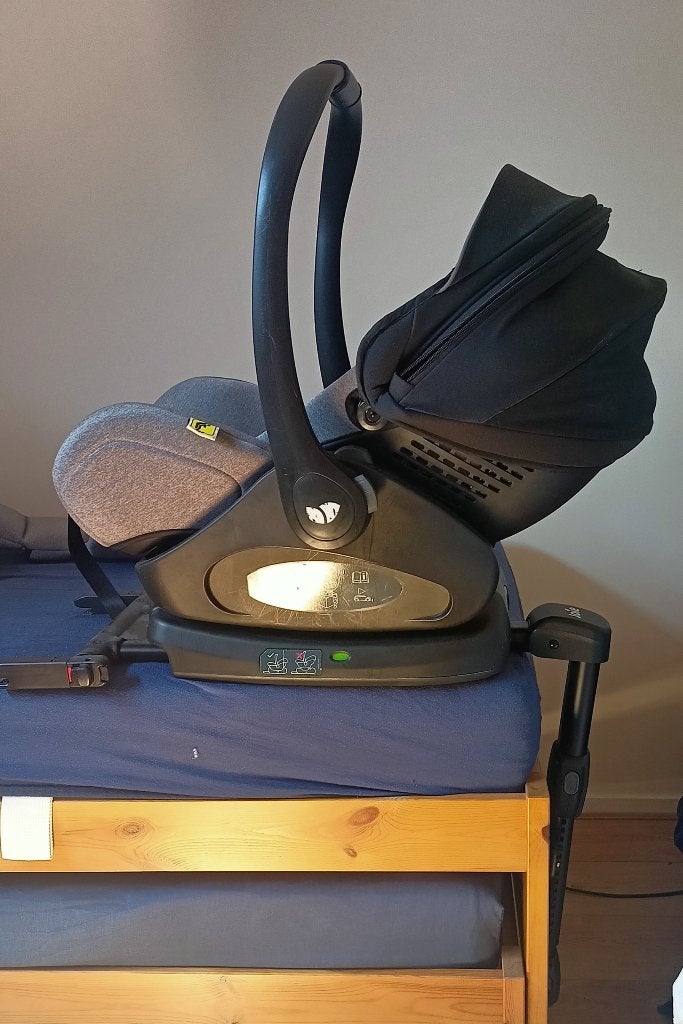 Autostoel baby met isofix, Kinderen en Baby's, Autostoeltjes, Verstelbare rugleuning, Zo goed als nieuw, Isofix, 0 t/m 13 kg