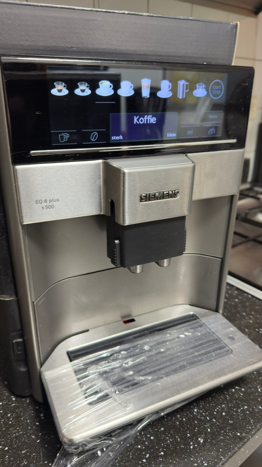 Siemens EQ.6 s500 koffiemachine met defecte pomp + melkkan, Ophalen, Niet werkend, Koffiemachine, Koffiebonen