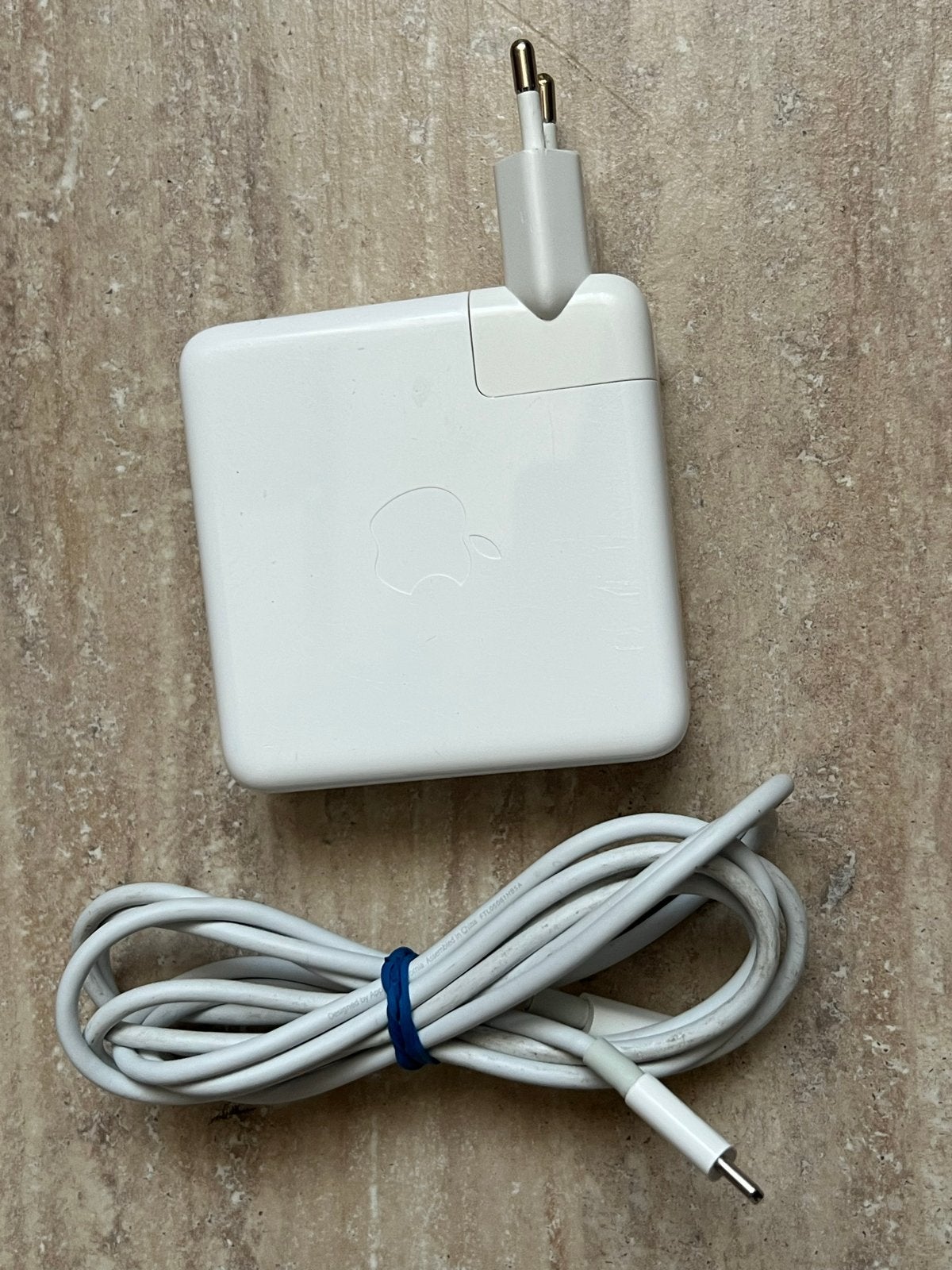 Apple 96W USB-C Power Adapter met kabel, Computers en Software, Laptop-opladers, Zo goed als nieuw, Ophalen of Verzenden