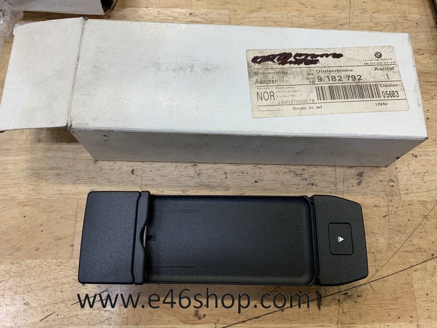 Snap  in adapter IPHONE 2G BMW OE 84109182792, -, -, Nieuw, Ophalen of Verzenden