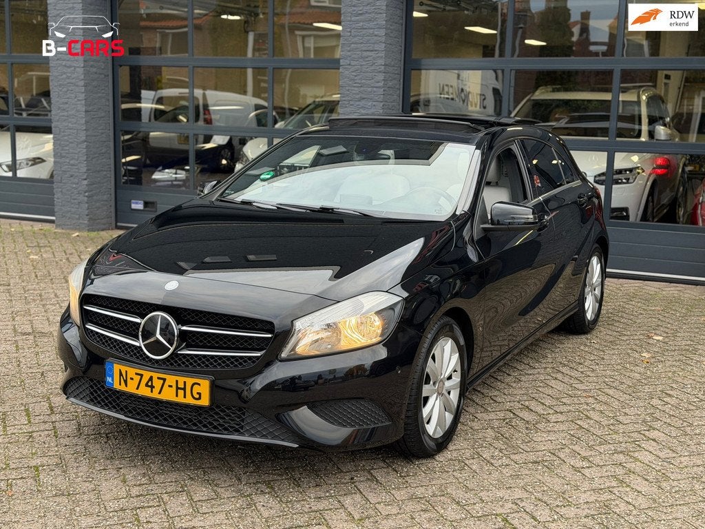 Mercedes-Benz A-klasse 180 Ambition Leer|Pano|Stoelvw|Navi|A, Auto's, Gebruikt, 4 cilinders, 19 km/l, Geïmporteerd