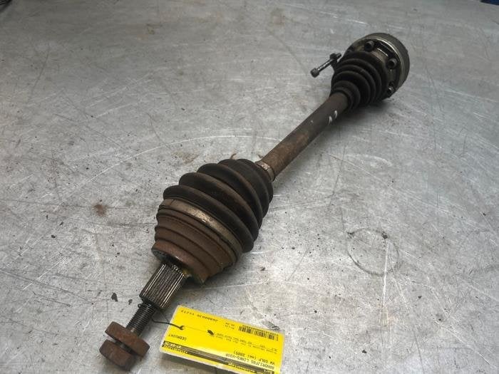 Aandrijfas links-voor van een Volkswagen Golf, Gebruikt, -, Volkswagen, -