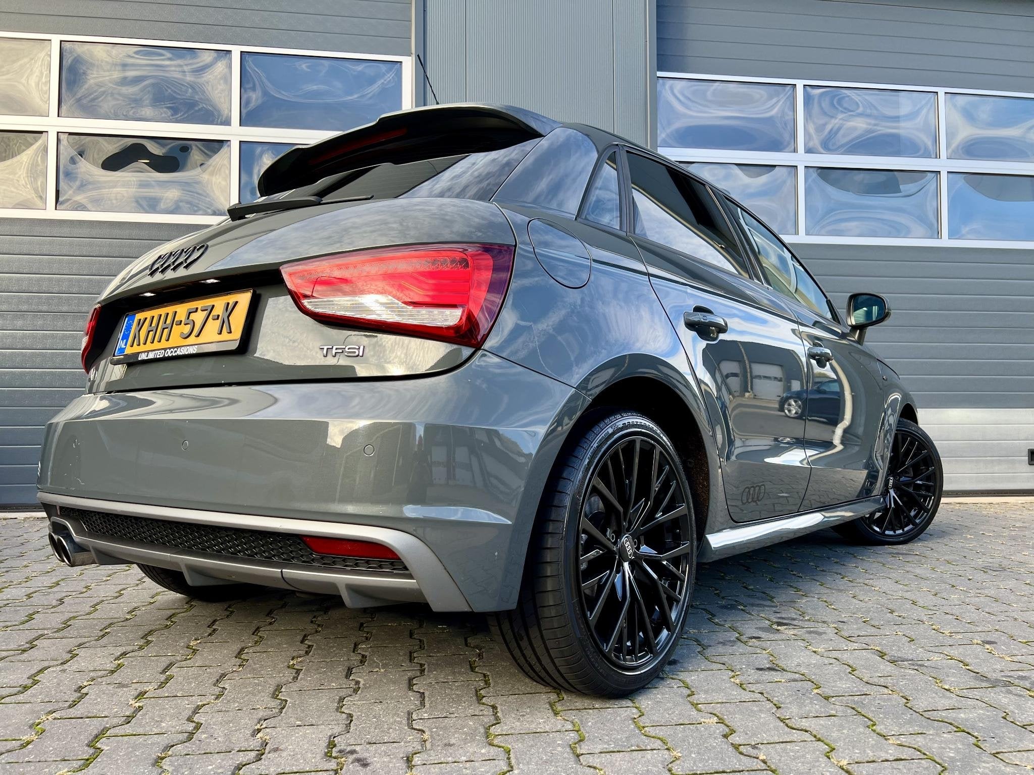 Audi A1 Sportback 1.4 TFSI Sport Pro Line S *NANO GREY!, Auto's, Voorwielaandrijving, 125 pk, 4 cilinders, Leder en Stof