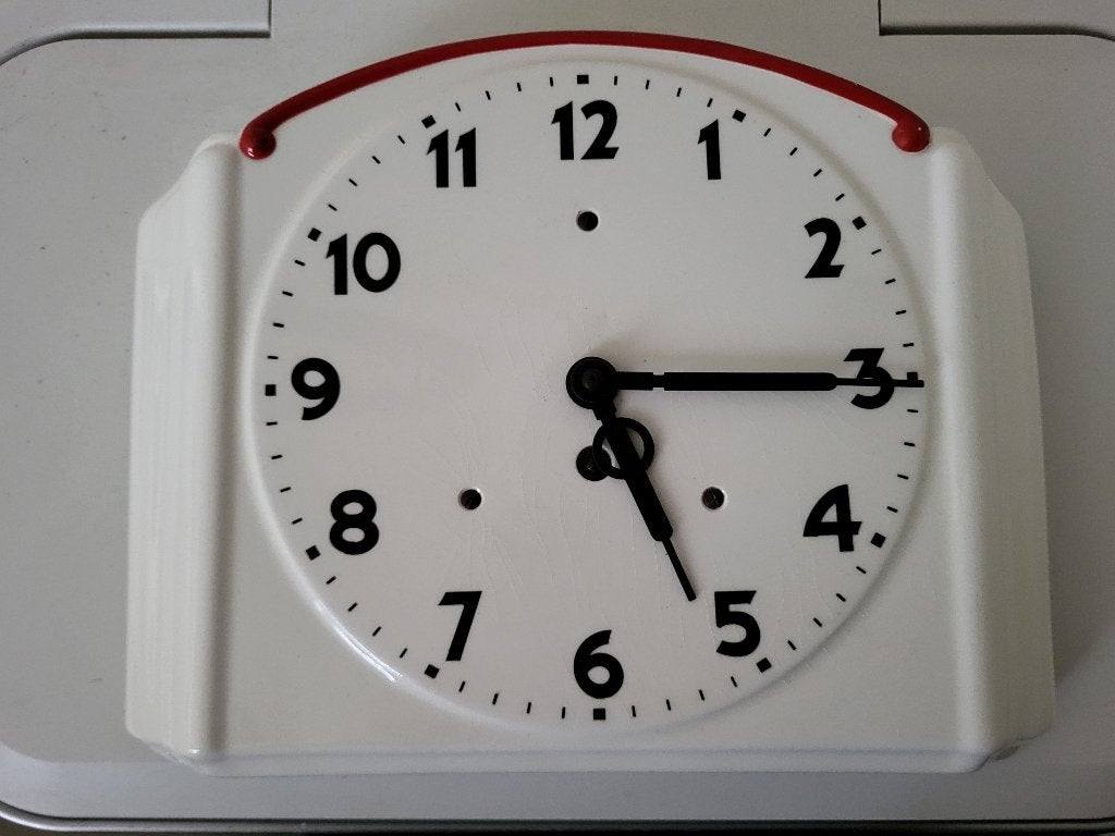 Wandklok keramiek vintage Art deco stijl, Wandklok, Analoog, Ophalen of Verzenden, Zo goed als nieuw