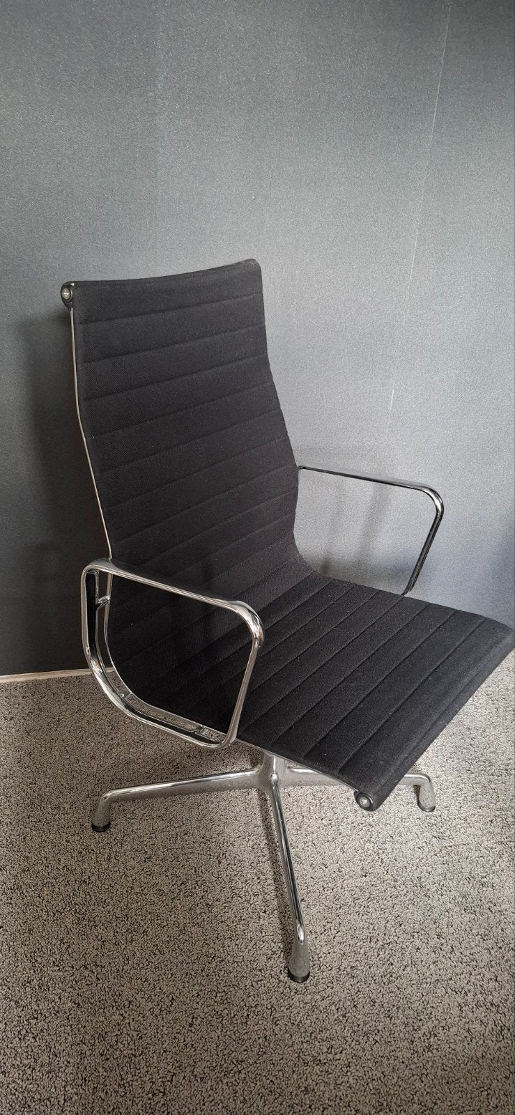 Vitra Charles Eames EA 117 bureaustoel - hoog model, Ophalen, Gebruikt