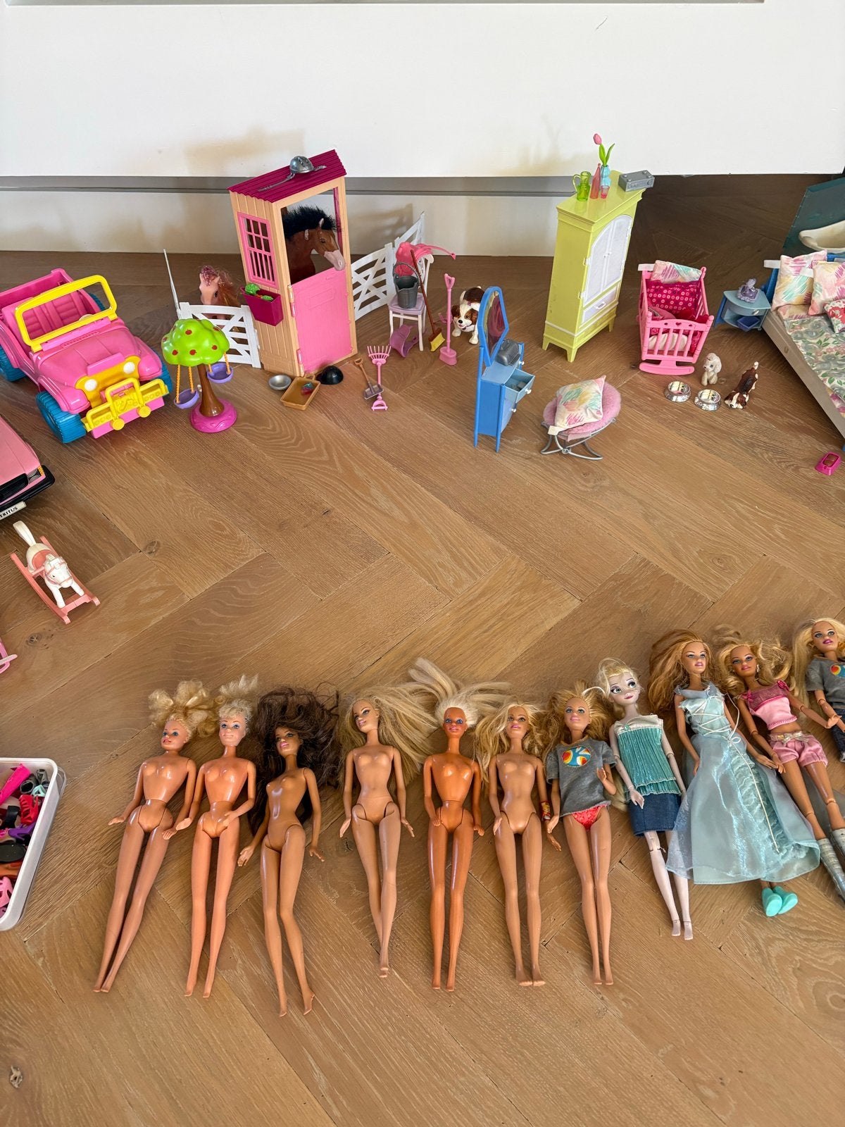 Grote Barbie collectie: poppen, meubels, auto's en meer!, Ophalen, Gebruikt, Barbie