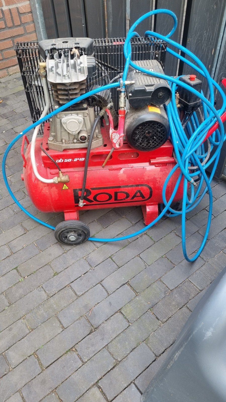 RODA Compressor 50L - Krachtige Luchtcompressor, Doe-het-zelf en Verbouw, 25 tot 100 liter, Ophalen, Gebruikt, 200 tot 400 liter/min