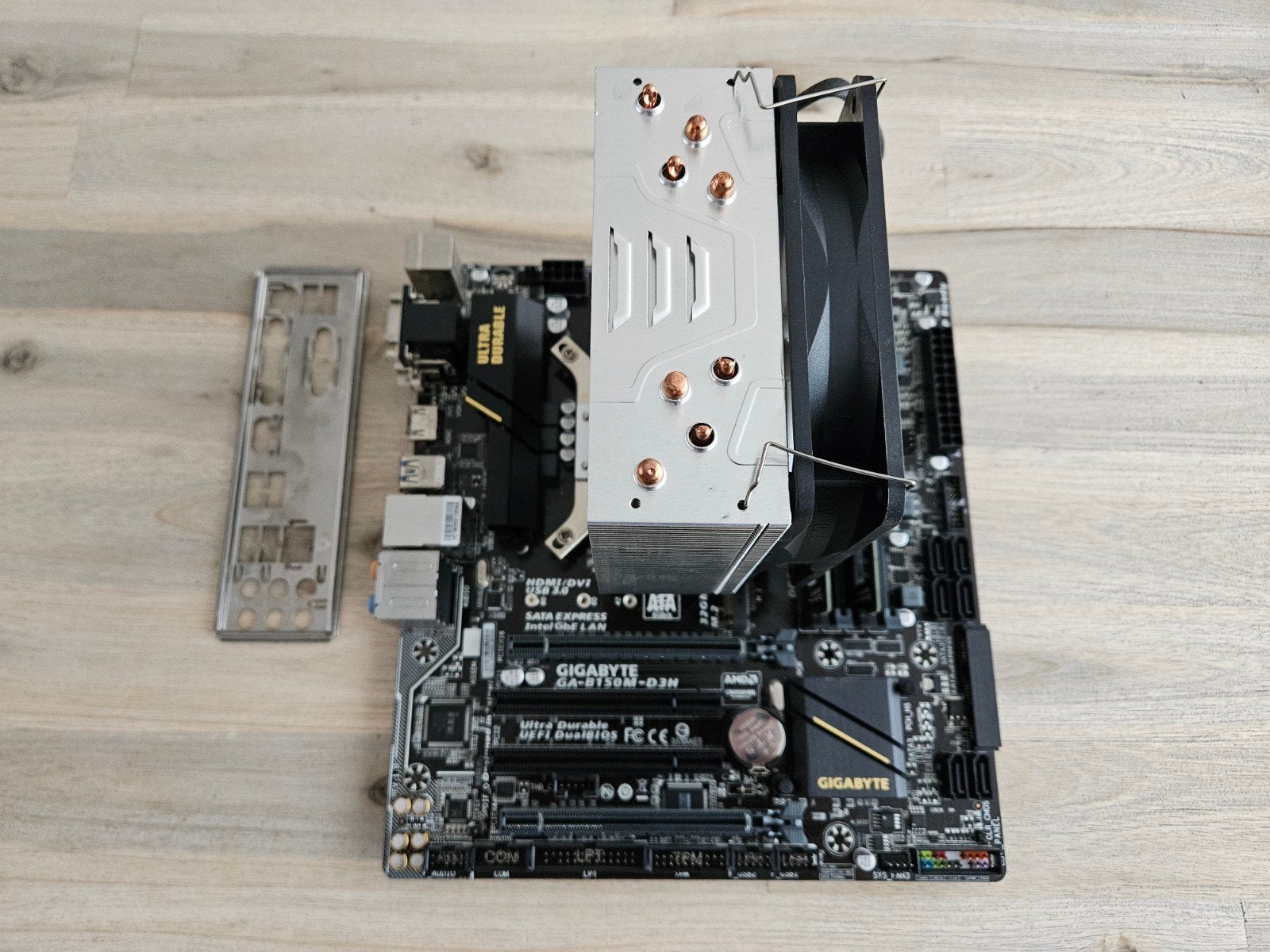 Gigabyte GA-B150M-D3H, i5-6500, 16gb ddr4, Computers en Software, Moederborden, Ophalen of Verzenden, Zo goed als nieuw, Intel