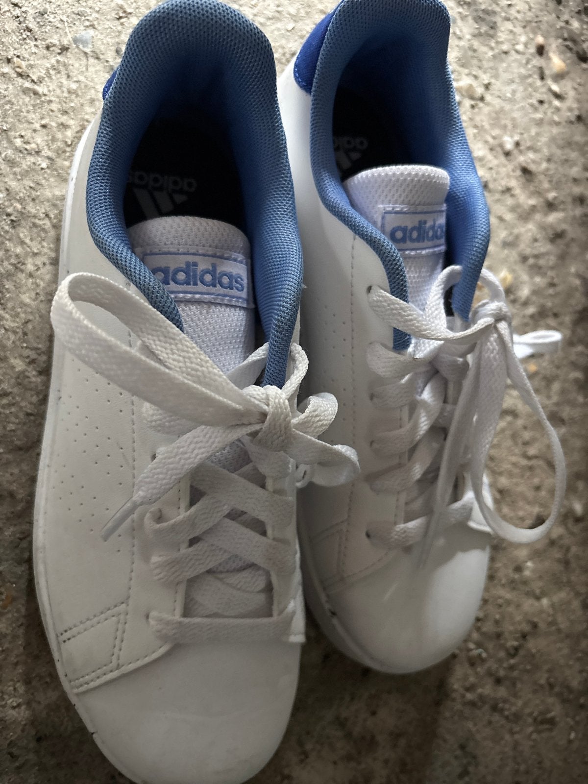Adidas sneakers wit met blauw, maat 35, Ophalen, Zo goed als nieuw, Wit, Sneakers of Gympen