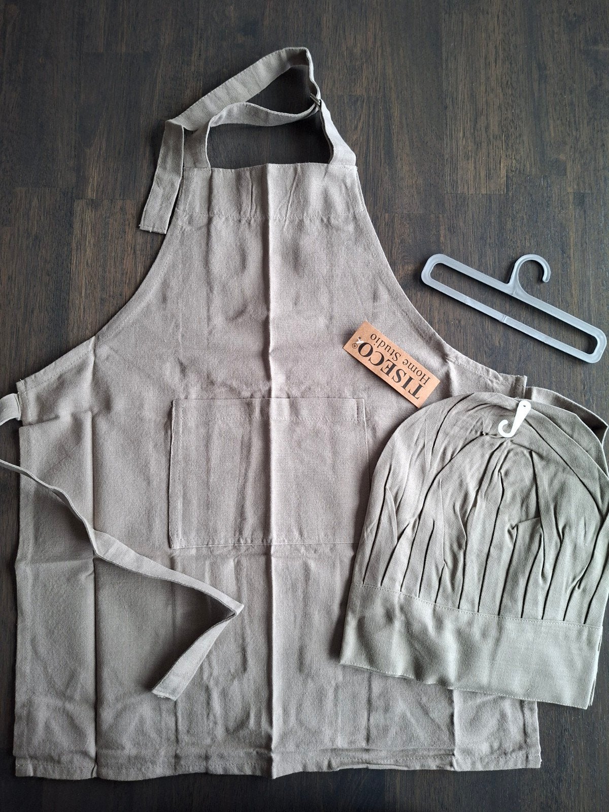 NIEUW  Tiseco home kinderschort en koksmuts taupe, Ophalen of Verzenden, Nieuw