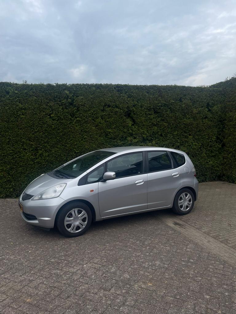 Honda Jazz 1.2 2009 zuinig 2e eigenr cruise control apk 5-27, Auto's, Honda, Voorwielaandrijving, 40 €/maand, Zwart, 4 cilinders