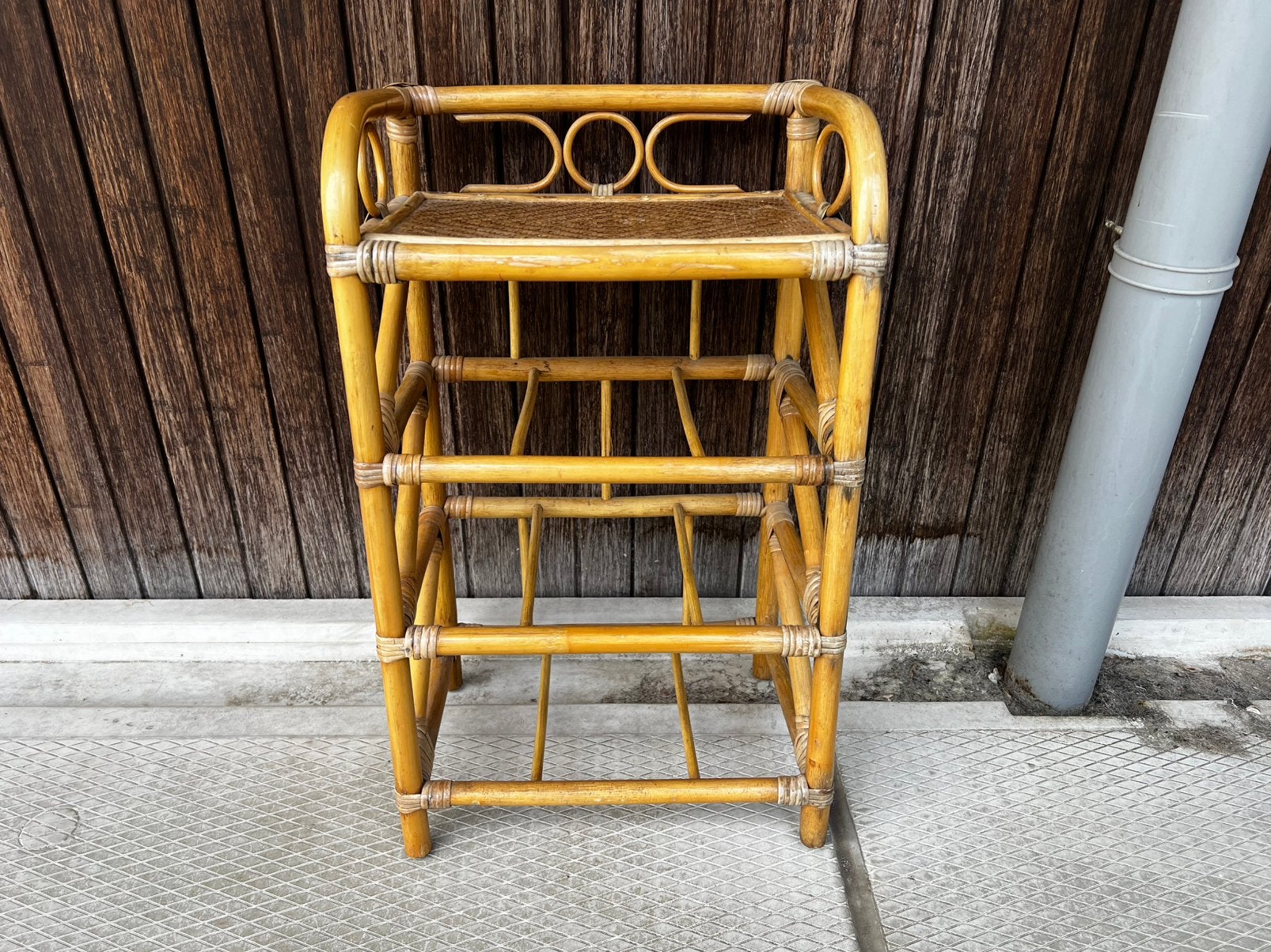 Rotan vintage kastje, Huis en Inrichting, Ophalen, Zo goed als nieuw, Hout, Minder dan 5 flessen