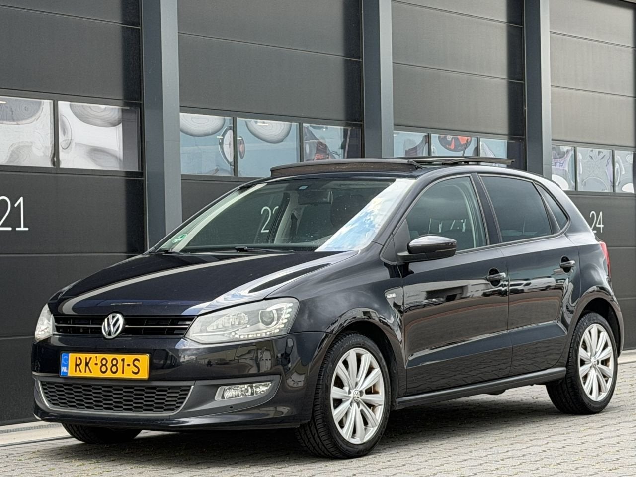 Volkswagen Polo 1.6 TDI Highline Style Pano Xenon CLima, Zwart, Bedrijf, 1598 cc, 1065 kg