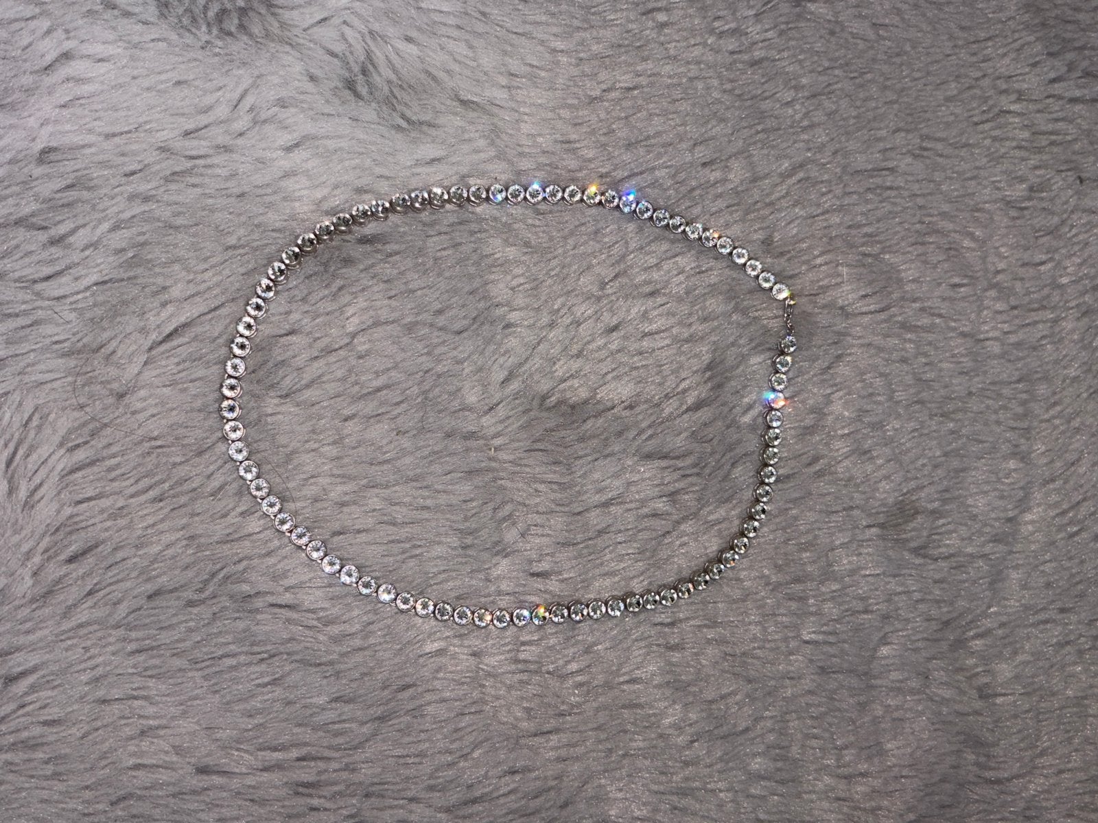 Schitterende Zilverkleurige Tennis Ketting met Kristallen, Met kristal, Overige materialen, Ophalen of Verzenden, Zo goed als nieuw