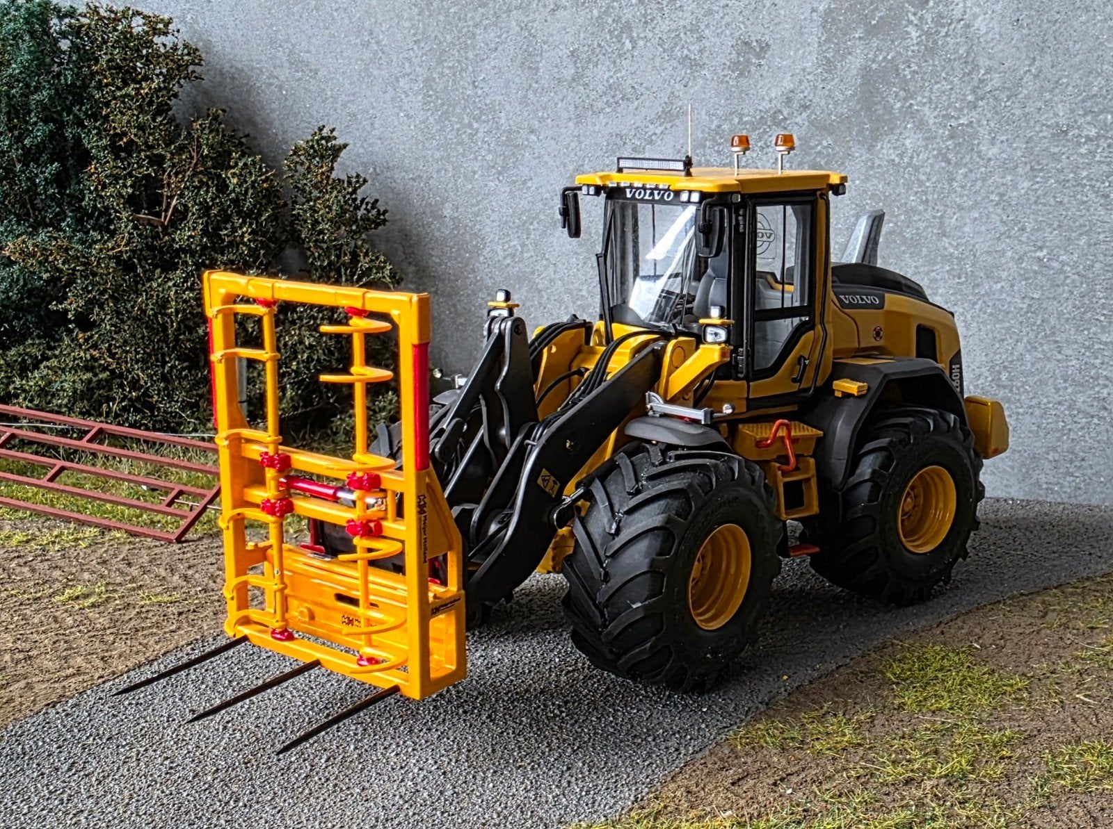 Verbouwde Volvo L60H shovel 1:32, Ophalen of Verzenden, Nieuw, Tractor of Landbouw, Overige merken
