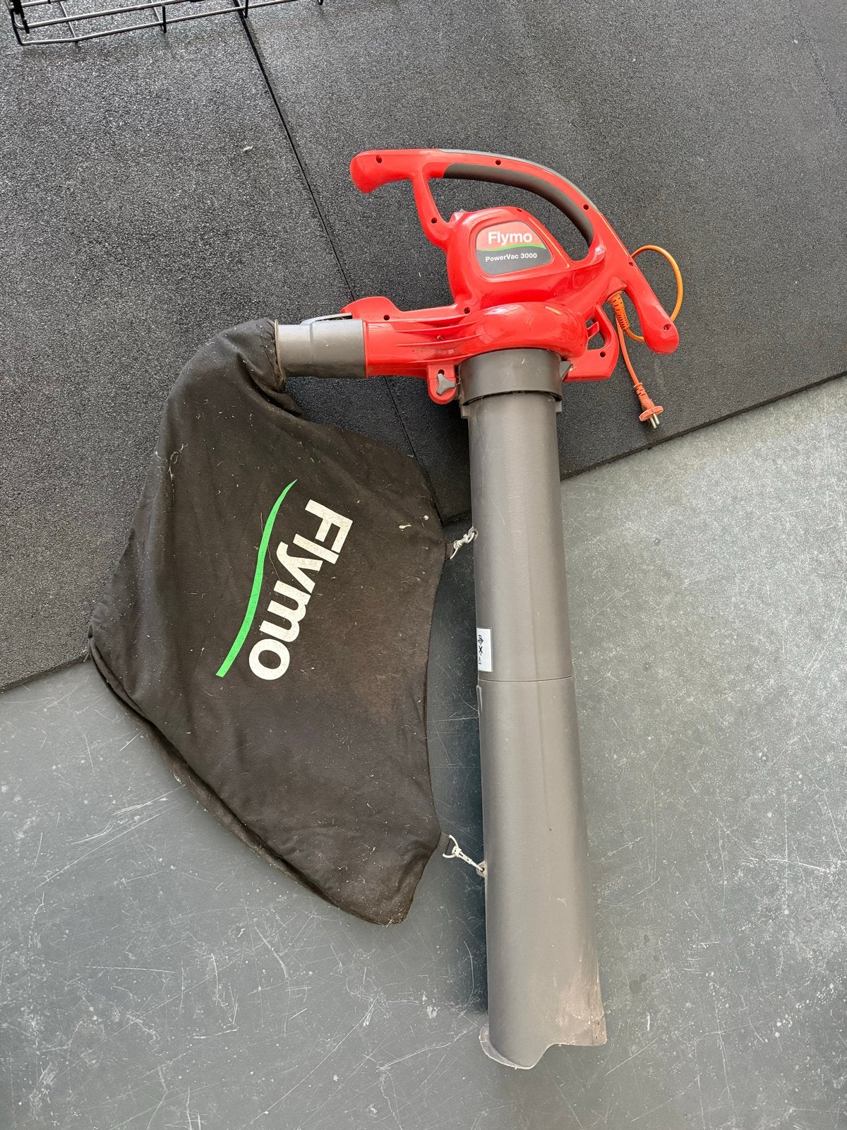 Flymo PowerVac 3000 Bladblazer met Zuigfunctie, Tuin en Terras, Ophalen, Gebruikt, Handgedragen, Met opvangzak