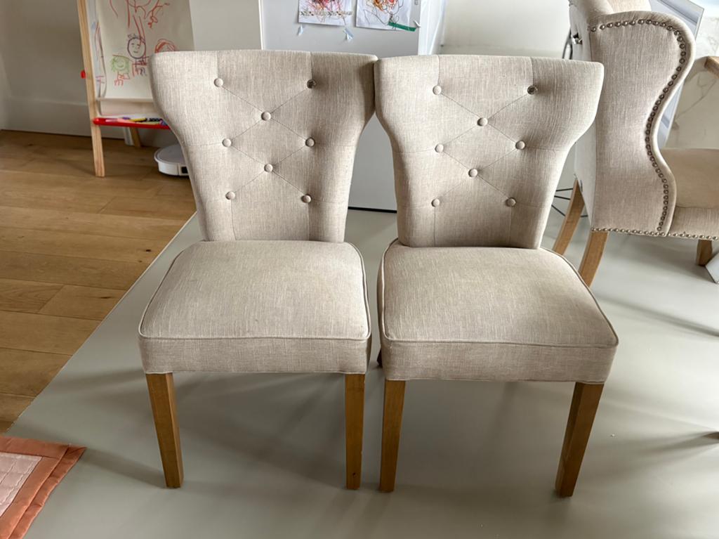 2 Riviera Maison eetkamerstoelen beige linnen, Huis en Inrichting, Stoelen, Ophalen, Gebruikt, Twee, Overige kleuren