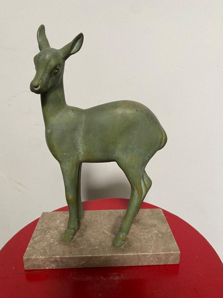 art deco staande hinde (1925/35) in spelter, groene patina, Antiek en Kunst, Ophalen of Verzenden