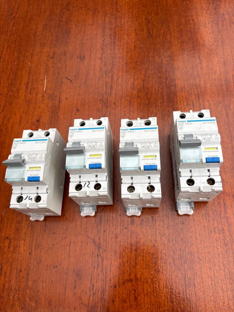 4x Hager aardlekschakelaar ADA 966G C16 0.03A, Doe-het-zelf en Verbouw, Elektra en Kabels, Ophalen of Verzenden, Gebruikt, Schakelaar