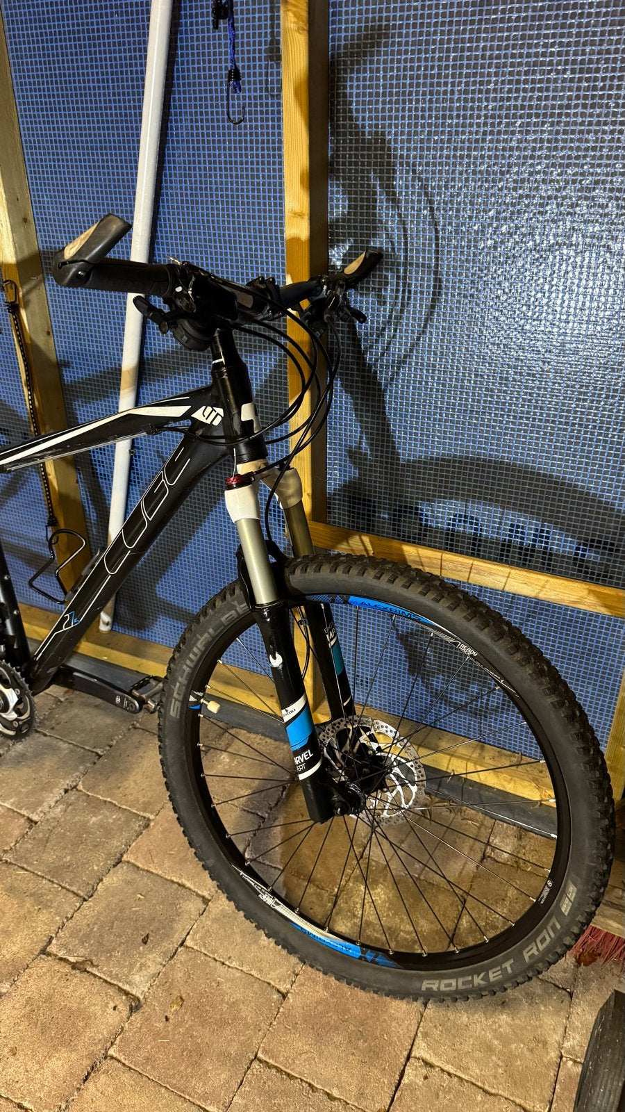 Foto 3 van Cube LTD Mountainbike 27,5 inch, frame 18 inch