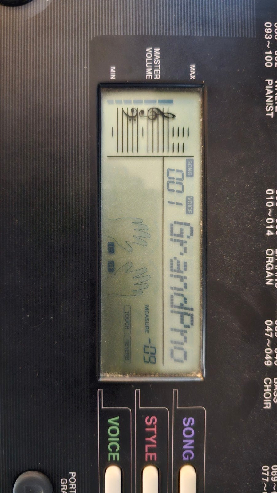 Foto 4 van Yamaha EZ-220 keyboard met standaard en sustainpedaal