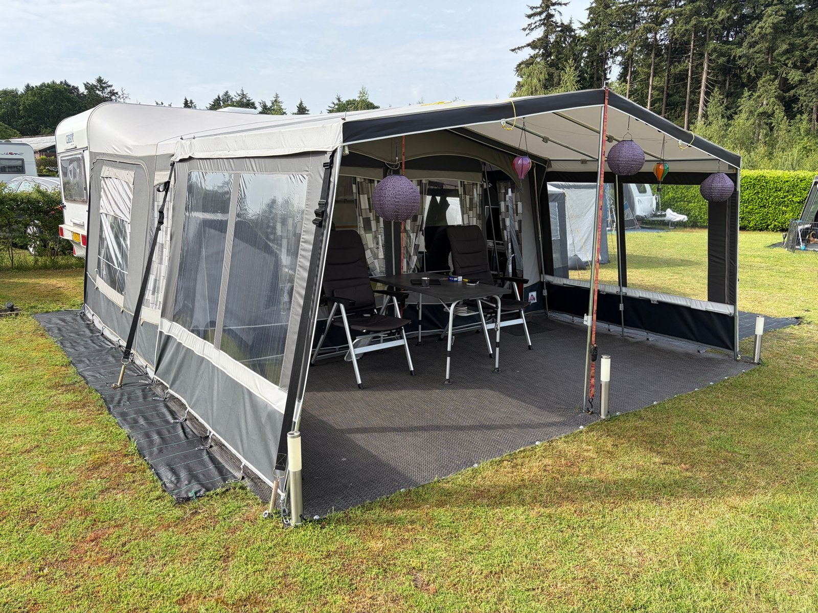 Caravan Caratt 434c met voortent en luifel, Overige merken, Vast bed, Treinzit, Particulier