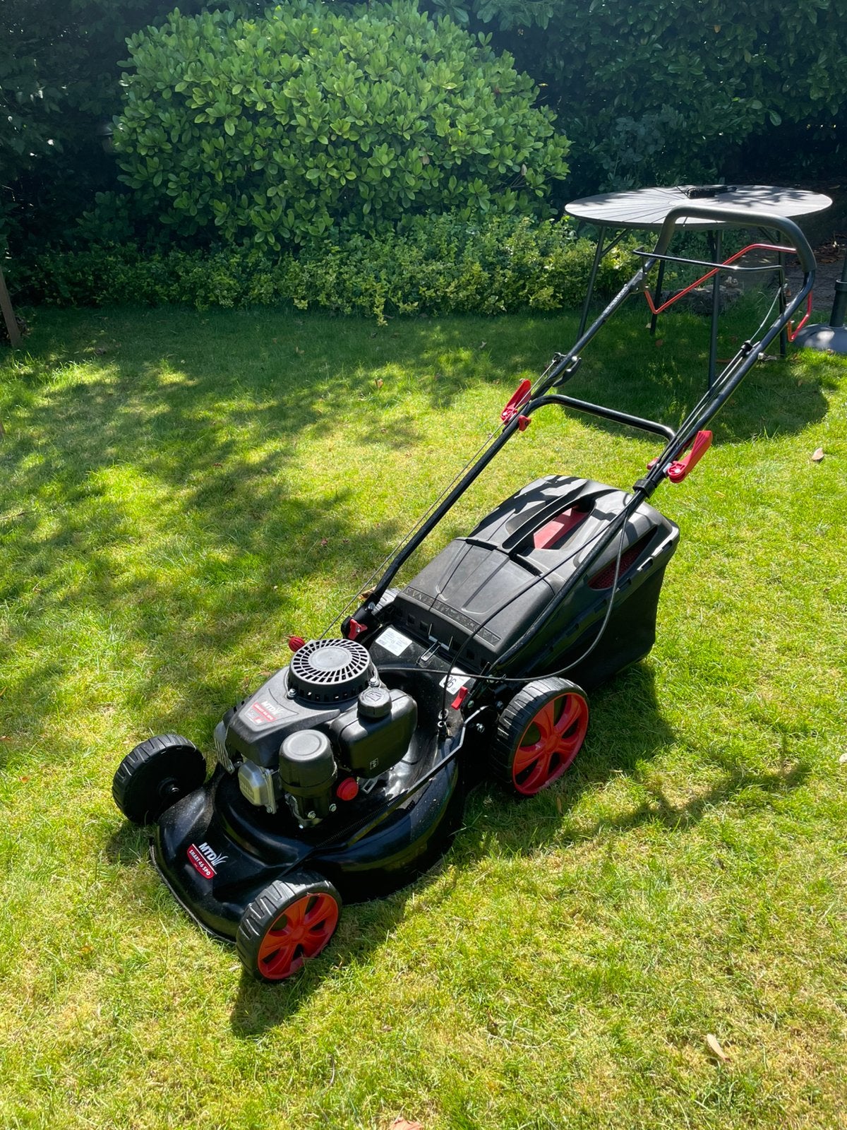 MTD Grasmaaier Smart 46 SPO, Tuin en Terras, Grasmaaiers, Zo goed als nieuw, Benzine-grasmaaier, 40 t/m 49 cm, Mulchfunctie, Opvangzak
