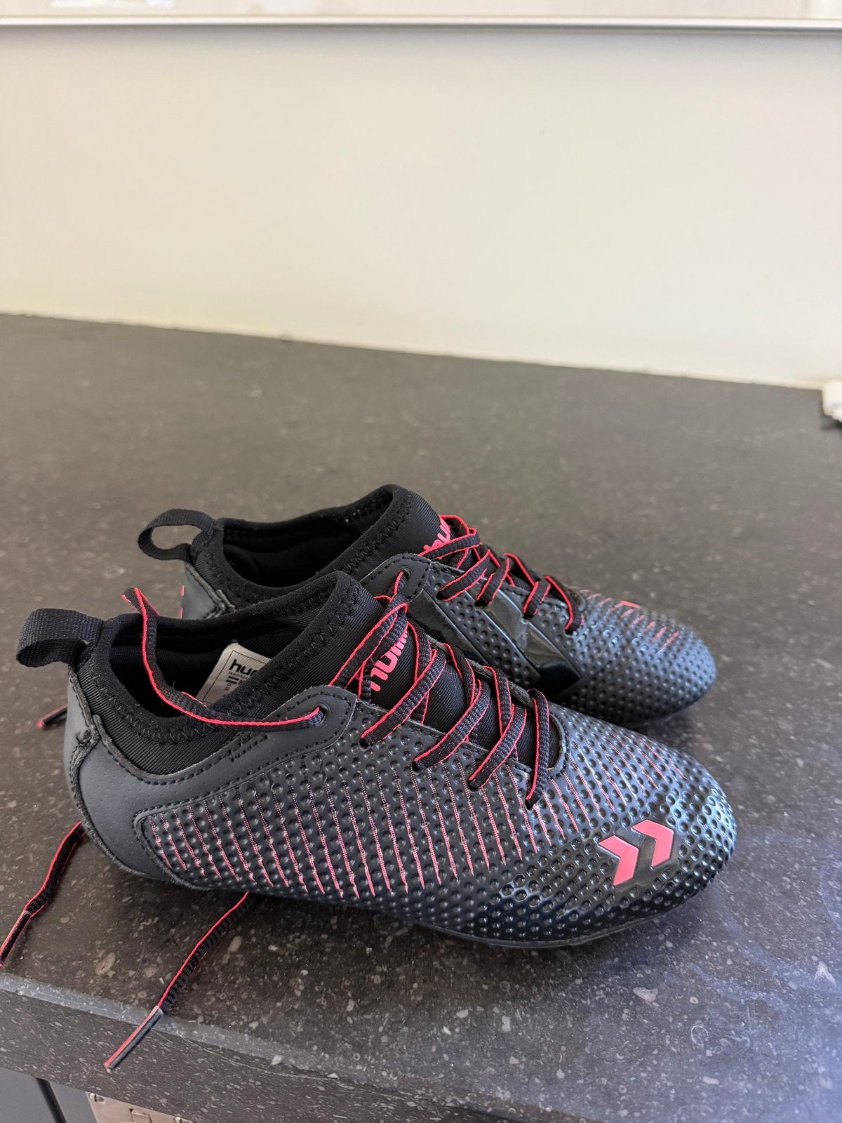Zo goed als nieuwe Hummel meisjes voetbalschoenen maat 32, Ophalen of Verzenden, Zo goed als nieuw, Meisje, Sportschoenen