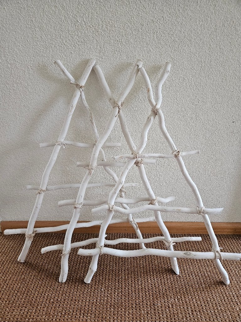 3 witte houten kerstboompjes, Diversen, Kerst, Ophalen of Verzenden, Nieuw