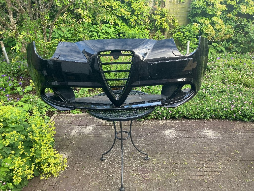 Originele voorbumper Alfa MiTo - Nero Etna 805B (metallic), Ophalen, Gebruikt, Voor, Alfa Romeo