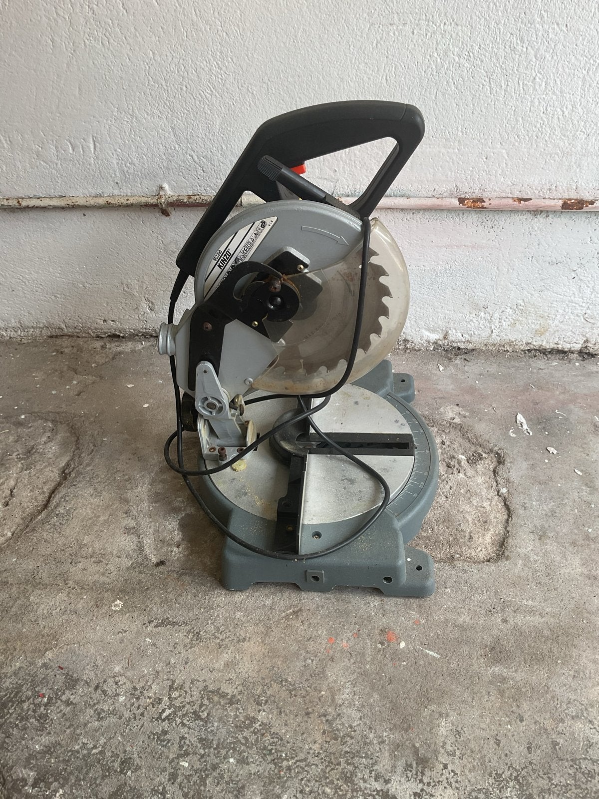 Gebruikte Afkortzaag - Krachtig en Betrouwbaar, Doe-het-zelf en Verbouw, Ophalen, Gebruikt, 600 tot 1200 watt, Afkortzaag