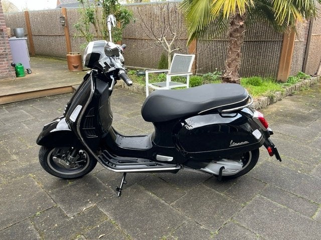 vespa 300 gts super, Occasion, 298 cc, Particulier, Minimaal motorrijbewijs A2