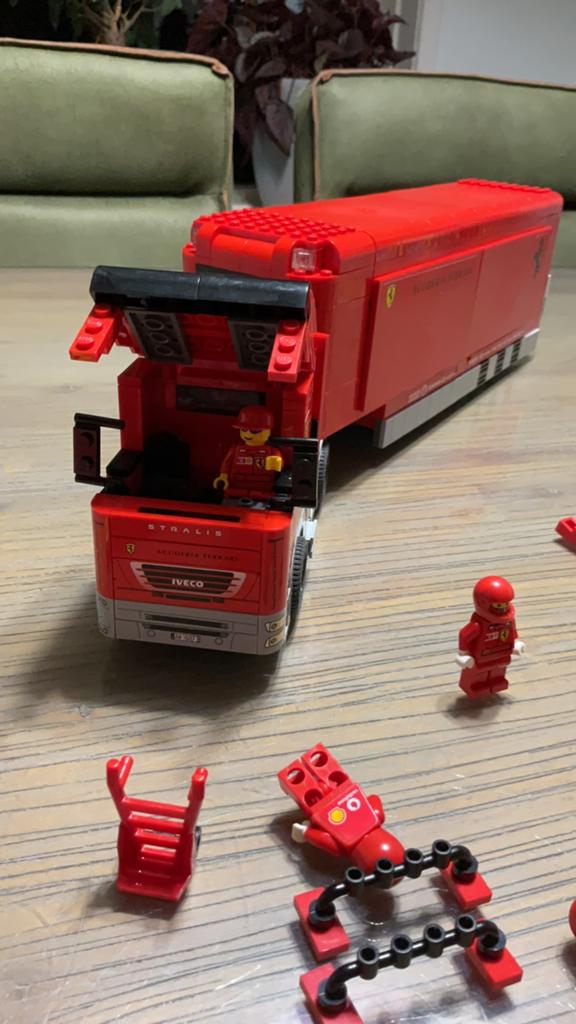 Scuderia Ferrari truck Lego 8654, Kinderen en Baby's, Speelgoed | Duplo en Lego, Overige thema's, Lego, Ophalen of Verzenden, Zo goed als nieuw