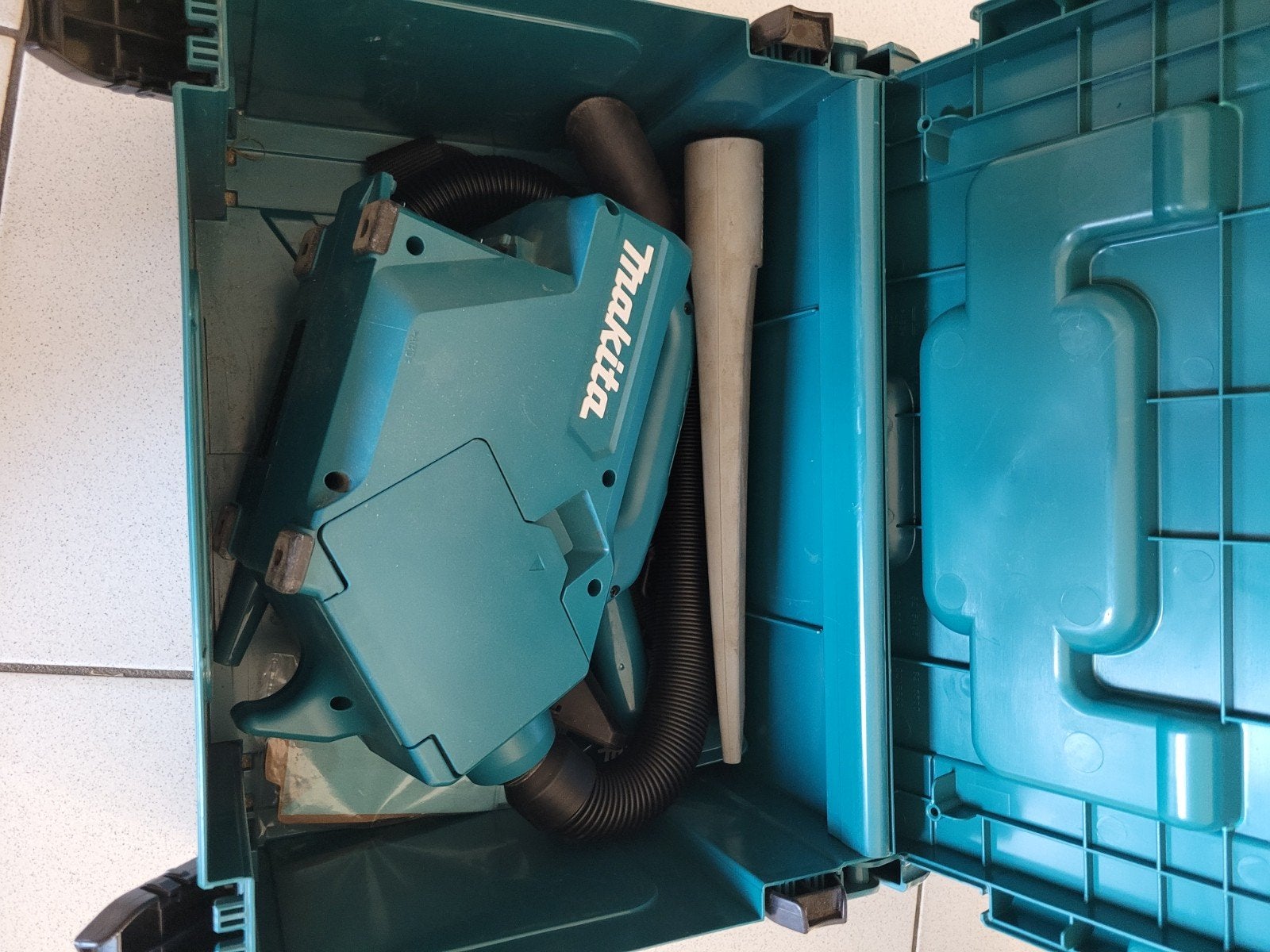 Makita DVC750LZ Accu Stofzuiger - Compact en Draadloos, Stofzak, Gebruikt, Draadloos, Ophalen of Verzenden
