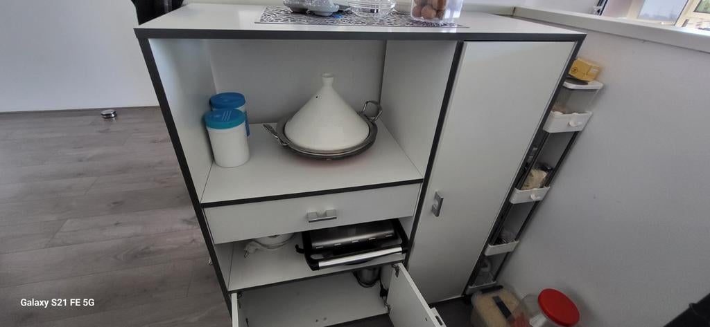 Magnetron kast heel goed, Ophalen of Verzenden, Zo goed als nieuw, 25 tot 50 cm, 100 tot 150 cm