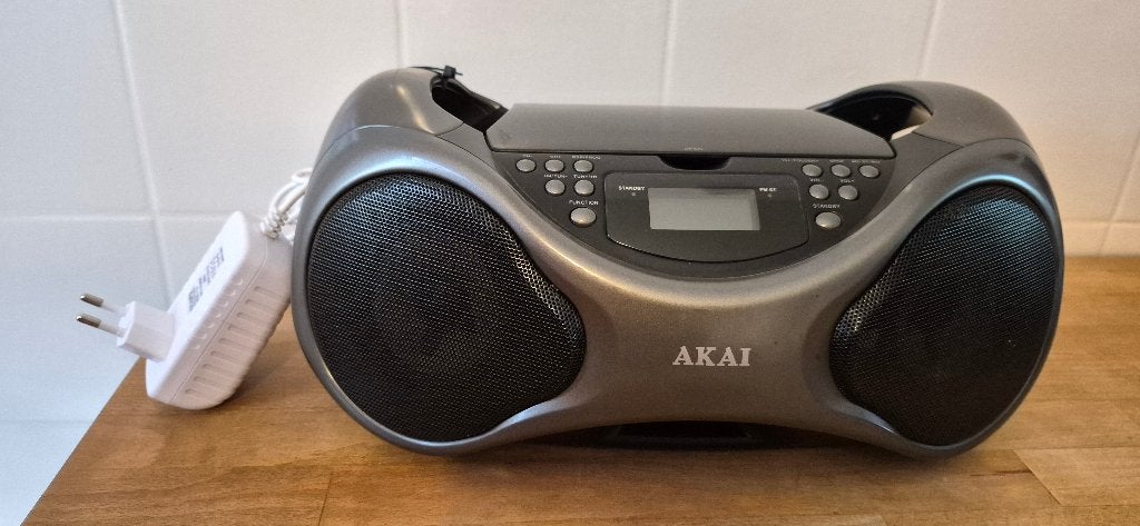 Akai radio cd speler portable mogelijk, Ophalen of Verzenden, Zo goed als nieuw, Radio, Met cd-speler