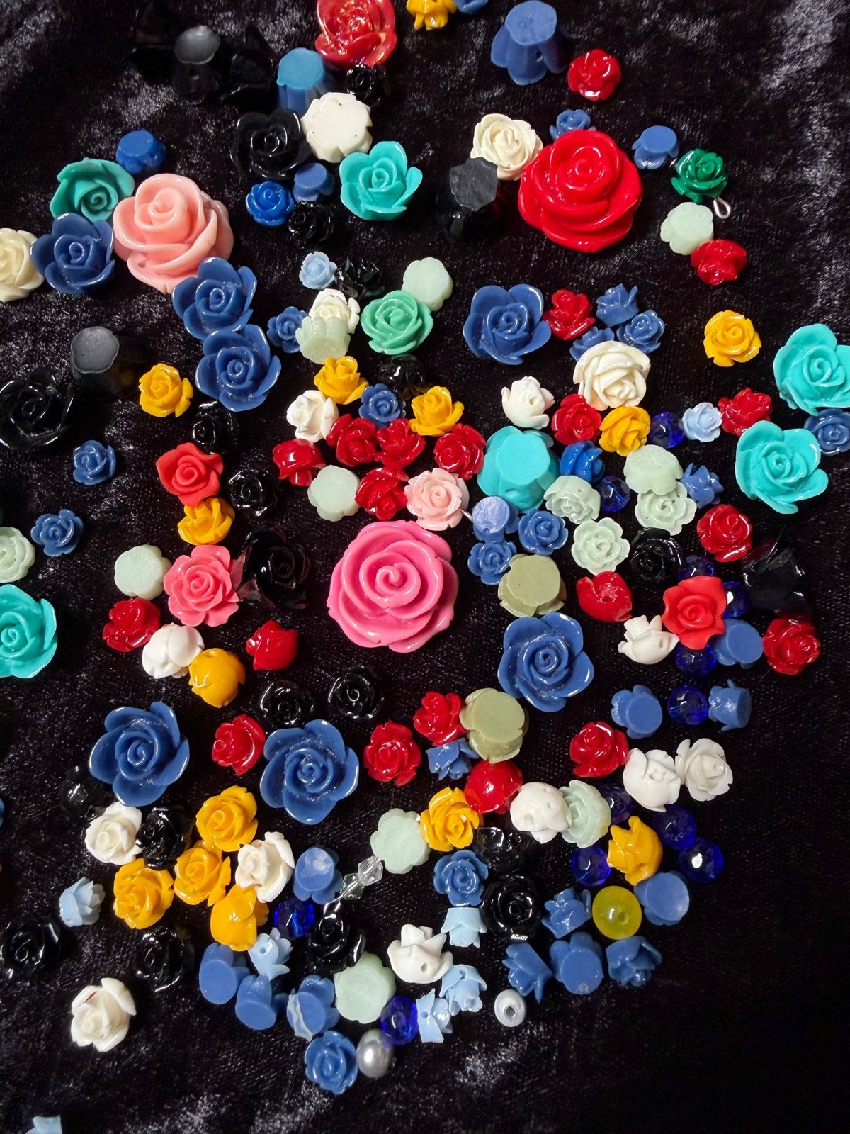 NIEUW Partij sieraden roosjes div. kleuren, Hobby en Vrije tijd, Kralen en Sieraden maken, Ophalen of Verzenden, Nieuw, Overige typen