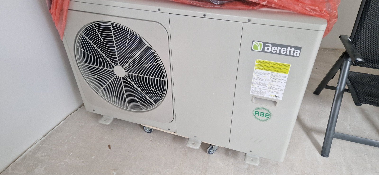 Te koop gloednieuwe warmtepomp, Diensten en Vakmensen, Loodgieters en Installateurs