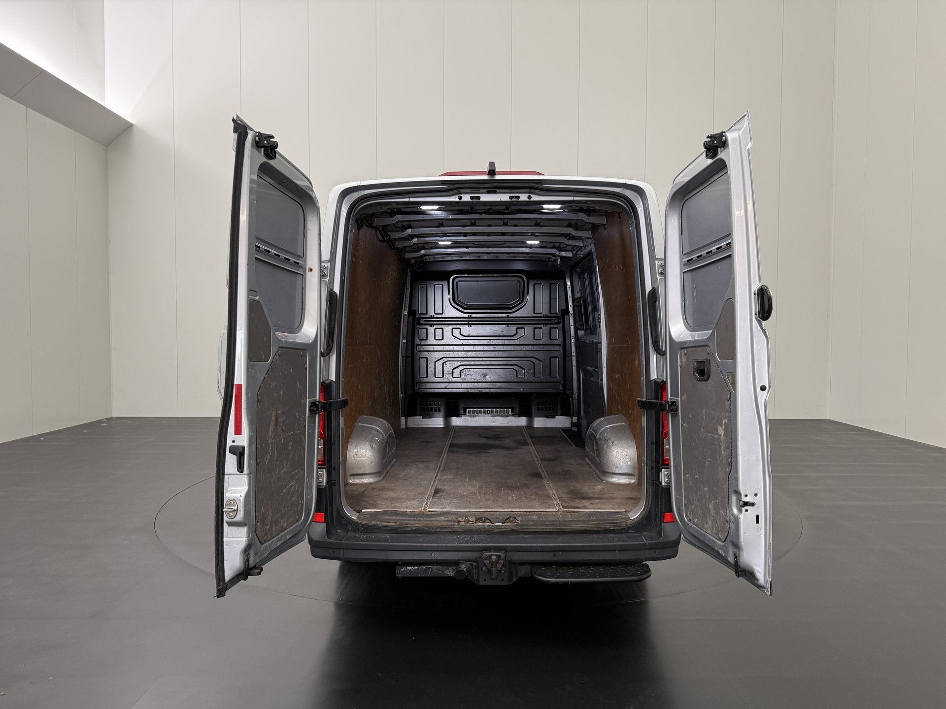 Volkswagen Crafter 2.0TDI 177PK Automaat L3H2 Highline | Tre, Stof, Gebruikt, Euro 6, 4 cilinders