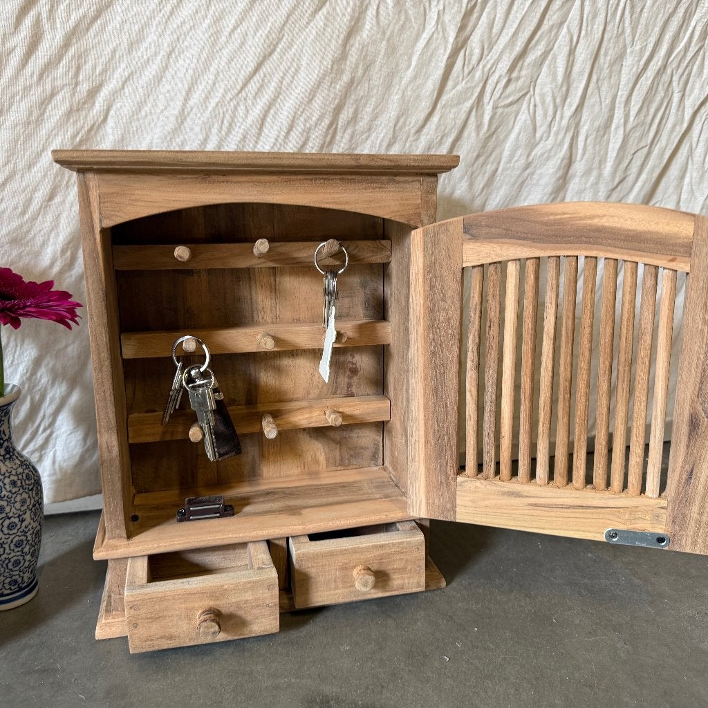 sleutelkastje - 36 cm hoog – massief teak – bij TTM Wonen, TTM Wonen, Meubels – (Perzische) Tapijten en Woonaccessoires, 36 cm